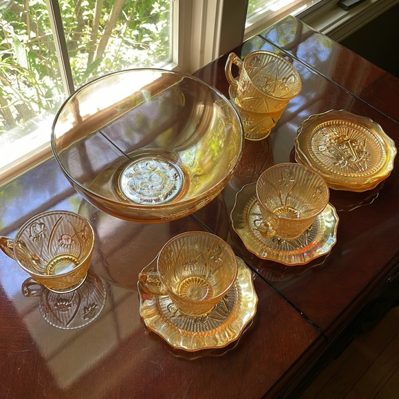 Jeannette Marigold luster carnival glass eggnog bowl, 5 cups and saucers - Picture 16 of 16